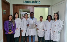 Laboratório do Hospital Evangélico recebe certificado de excelência em qualidade 