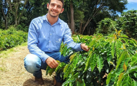 Assistência técnica no campo reforça o incentivo à produção de café com sustentabilidade