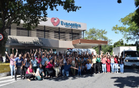 Funcionários do HEVV fazem flash mob em frente ao hospital