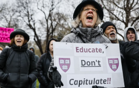 Harvard rejeita exigências, e Trump corta US$ 2,2 bi de universidade