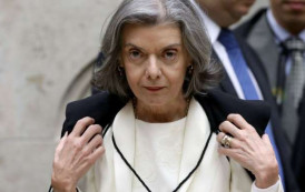 Ministra Cármen Lúcia assume a presidência do Brasil