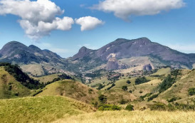 Serra da Aliança-ES. Após dois anos interditada, teve início as obras de recuperação da via