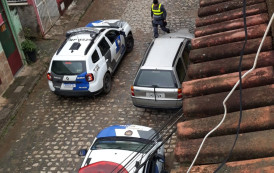 Operação policial chama a atenção dos moradores da Rua Carlos Spala e adjacências.