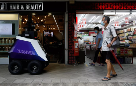Robôs policiais vigiam cidadãos em Singapura