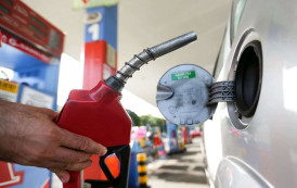 Encher o tanque consome 33% do salário mínimo