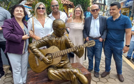 Baden Powell ganhou monumento em sua homenagem na praça central de Varre-Sai, cidade natal do violonista e compositor