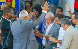 Lula acaba com isenção para igrejas e é criticado por religiosos