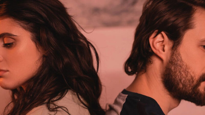 O Que Fazer Após uma Traição: Um Guia Para Reconstruir e Seguir Em Frente O Que Fazer Após uma Traição: Um Guia Para Reconstruir e Seguir Em Frente