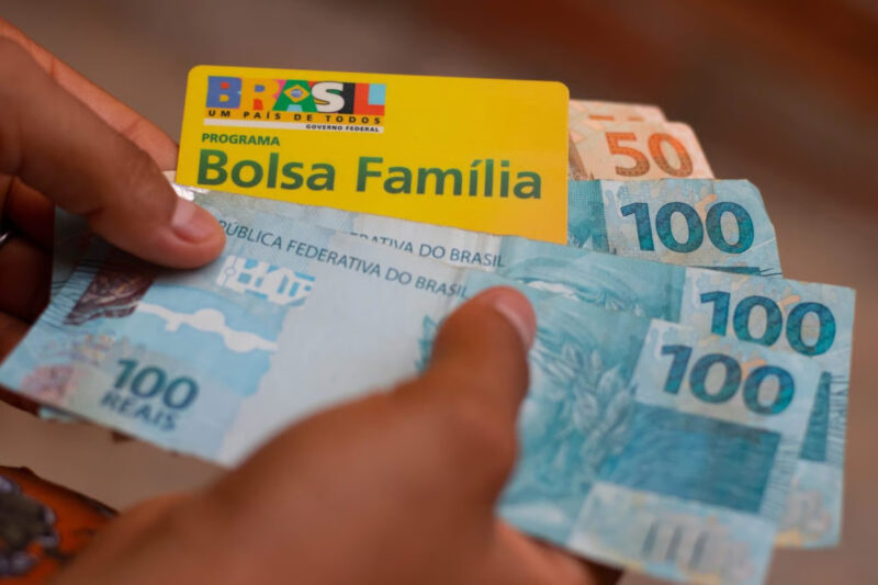 Bolsa Família volta a inflar em ano eleitoral Bolsa Família volta a inflar em ano eleitoral