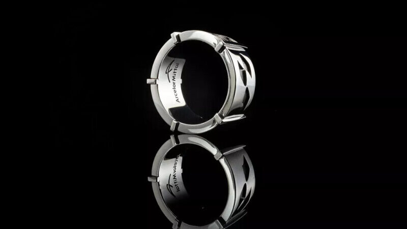 ArcelorMittal entrega Anel do Campeão da Stock Car ao vencedor da temporada 2025 em Interlagos