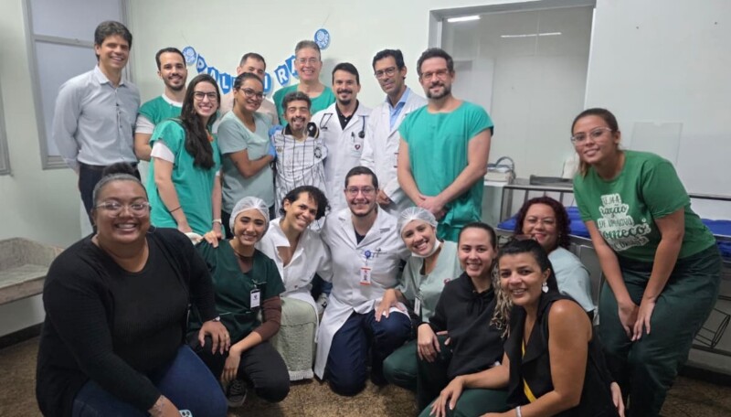 Torcedor do Rio Branco recebe camisa autografada após transplante cardíaco Torcedor do Rio Branco recebe camisa autografada após transplante cardíaco