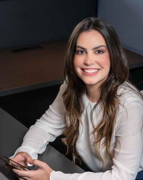 Assinatura de termos corporativos exige atenção dos trabalhadores 