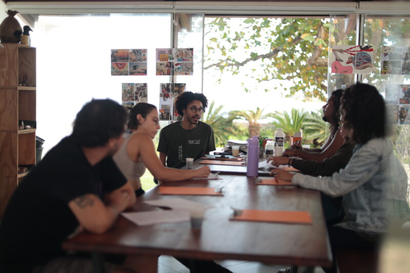 Grupo de pesquisa da Escola Viva de Artes debate a figura do professor-artista Grupo de pesquisa da Escola Viva de Artes debate a figura do professor-artista