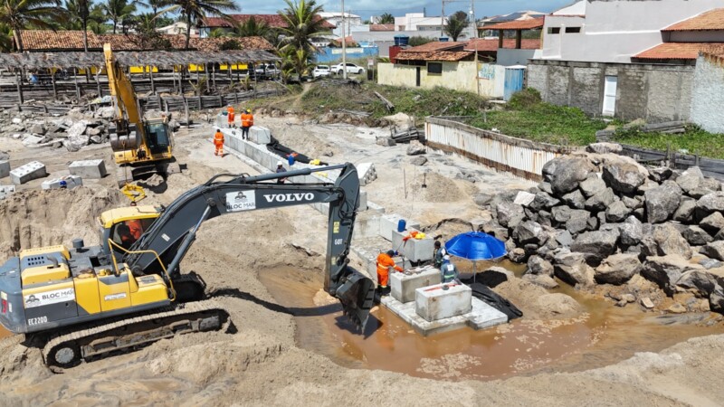 Obras de mais de R$ 97 milhões avançam na recuperação da orla da Praia de Guaxindiba, em Conceição da Barra Obras de mais de R$ 97 milhões avançam na recuperação da orla da Praia de Guaxindiba, em Conceição da Barra