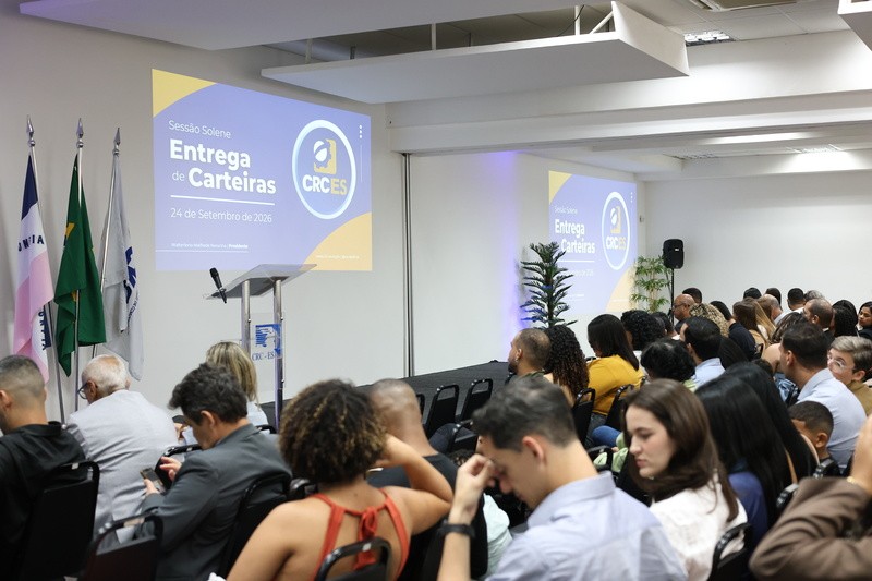 CRC-ES entrega carteira profissional a 41 contadores em solenidade CRC-ES entrega carteira profissional a 41 contadores em solenidade